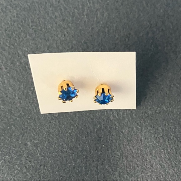 Vintage Sapphire Gold tone studs! September birthstone! - Picture 4 of 5